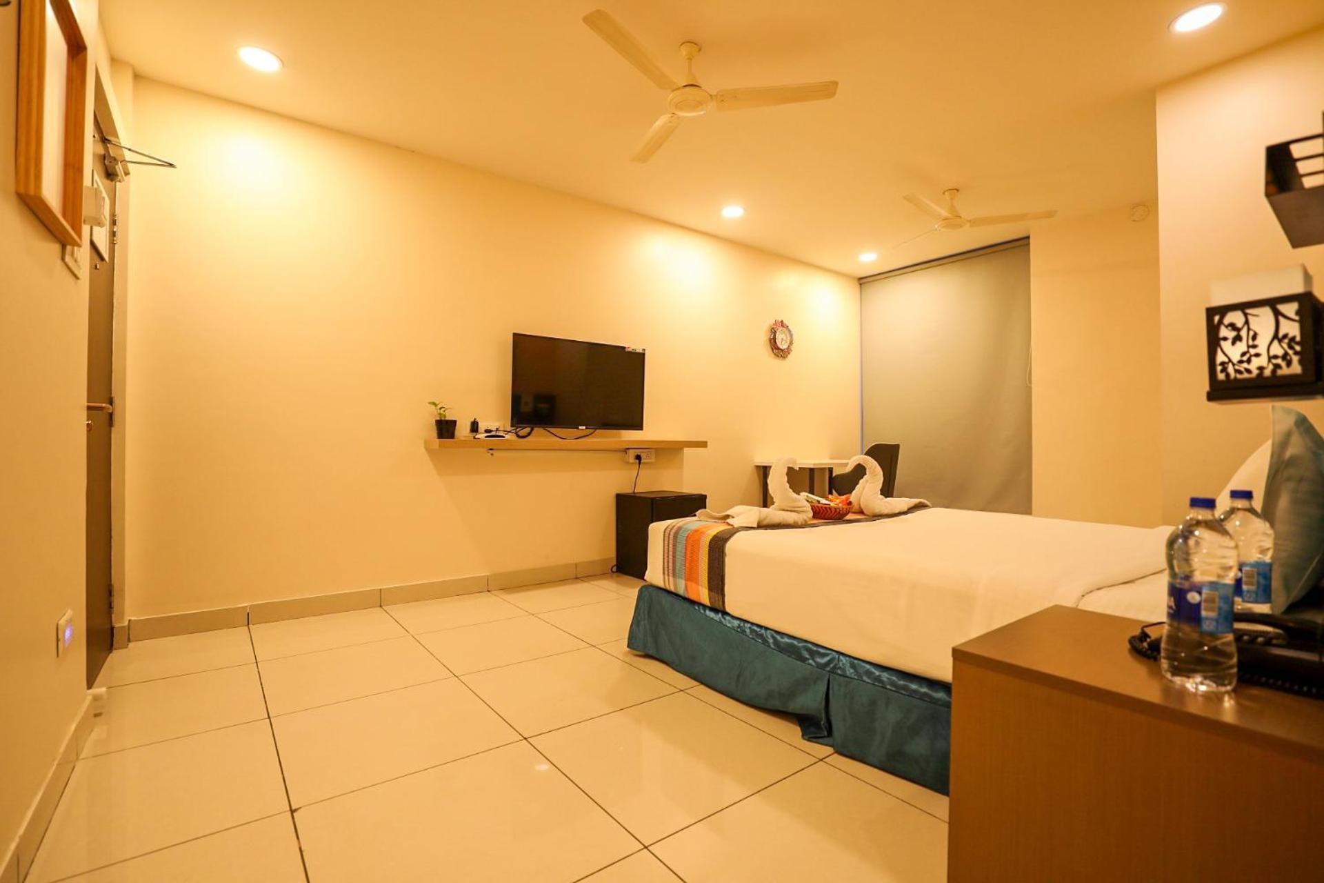 White Fields Hitec City, 3*
